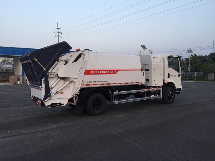 Electric Trash Compactor Trucks in Modern Waste Management
